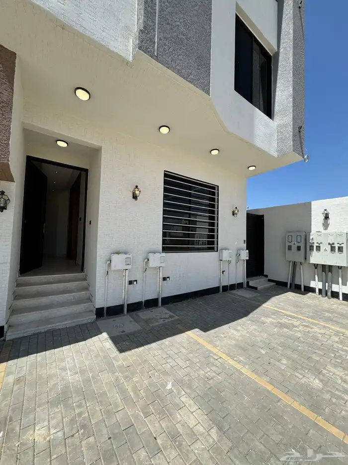 شقق علويه بأسعار مناسبة مخطط النرجس 1