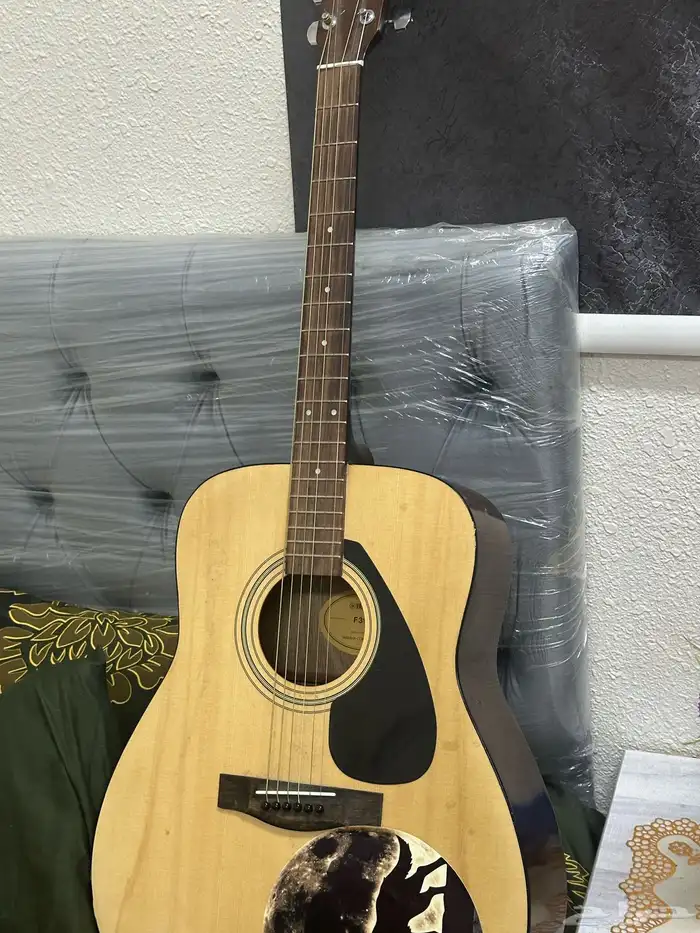 جيتار يامها f310السعر 680 قابل لي التفاوض 1