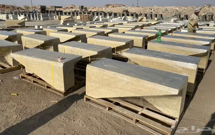 كراسي خرسانية جلسات حدائق مصدات تجميلية حويات نفيات 4
