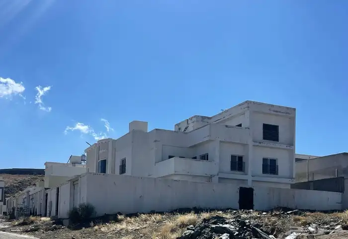 للبيع فيلا عظم دورين وملحق في مخطط شمال اسكان ابها حي القمر 0