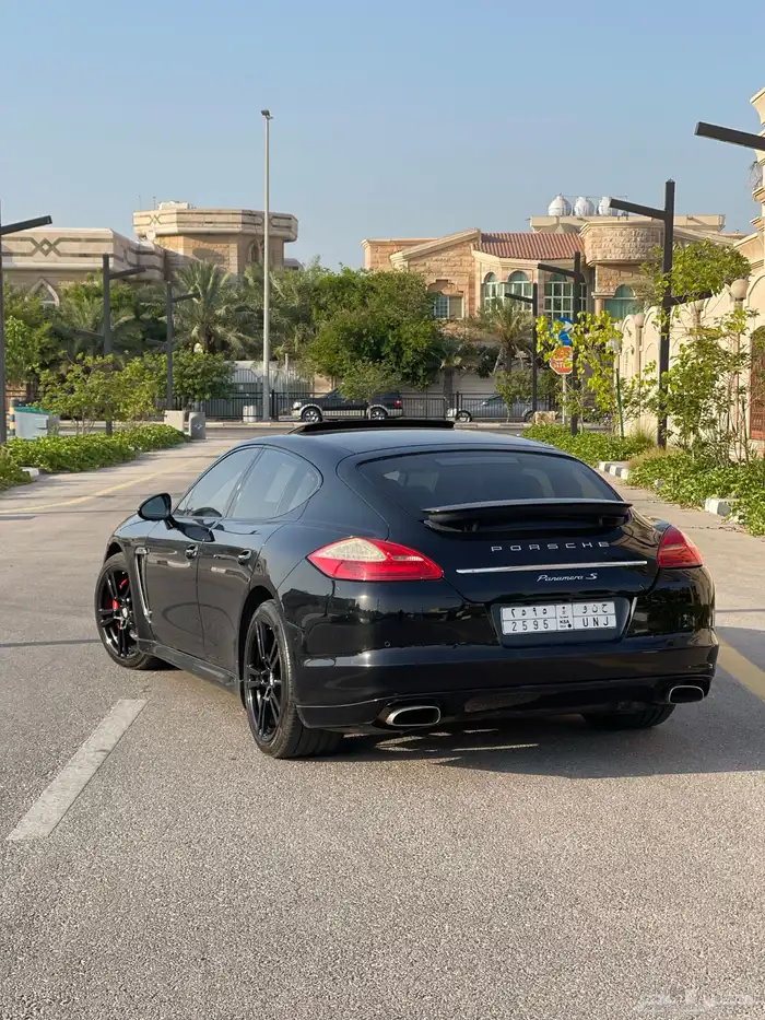 بورش باناميرا 26