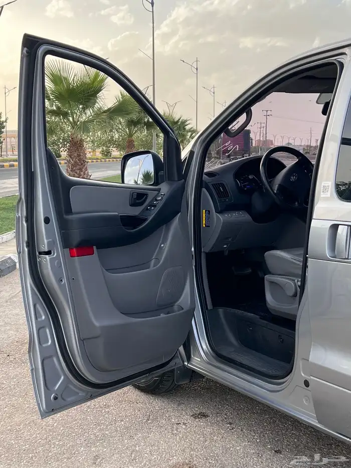 باص استاركس 2019 ديزل 12 راكب 6
