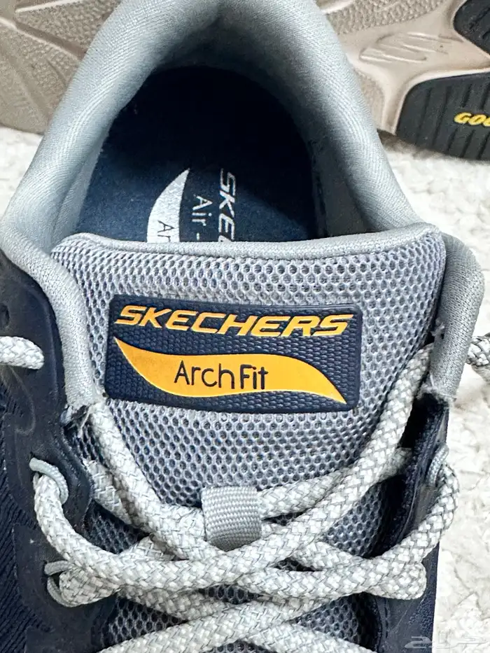 حذاء سكيتشرز مريح رياضي 2