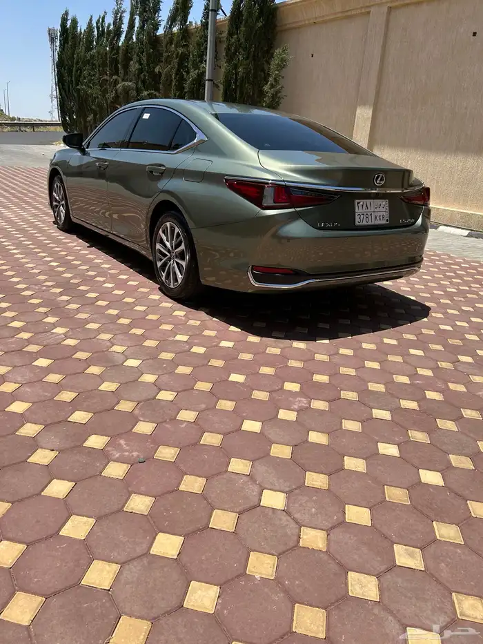 لكزس es 250 شبه وكالة 3