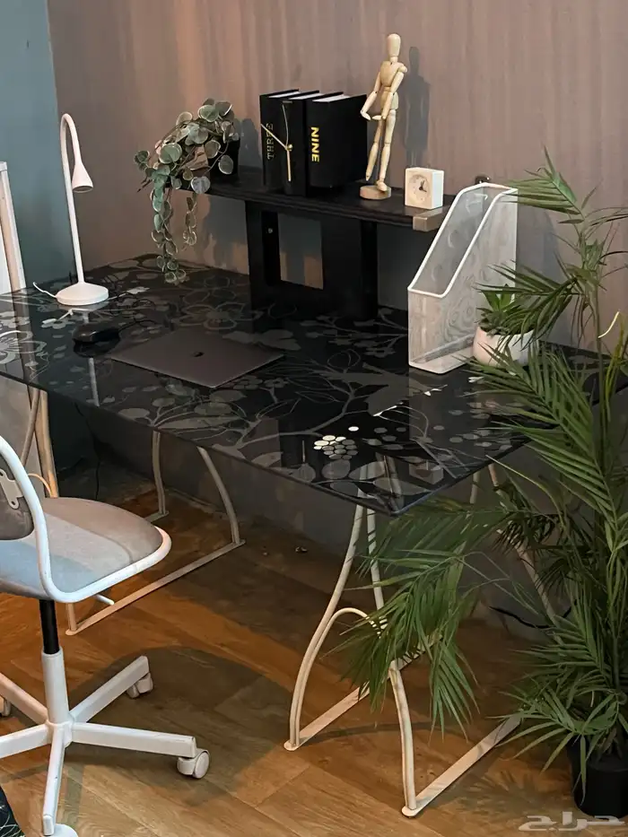 مكتب وكرسي من ايكيا 4