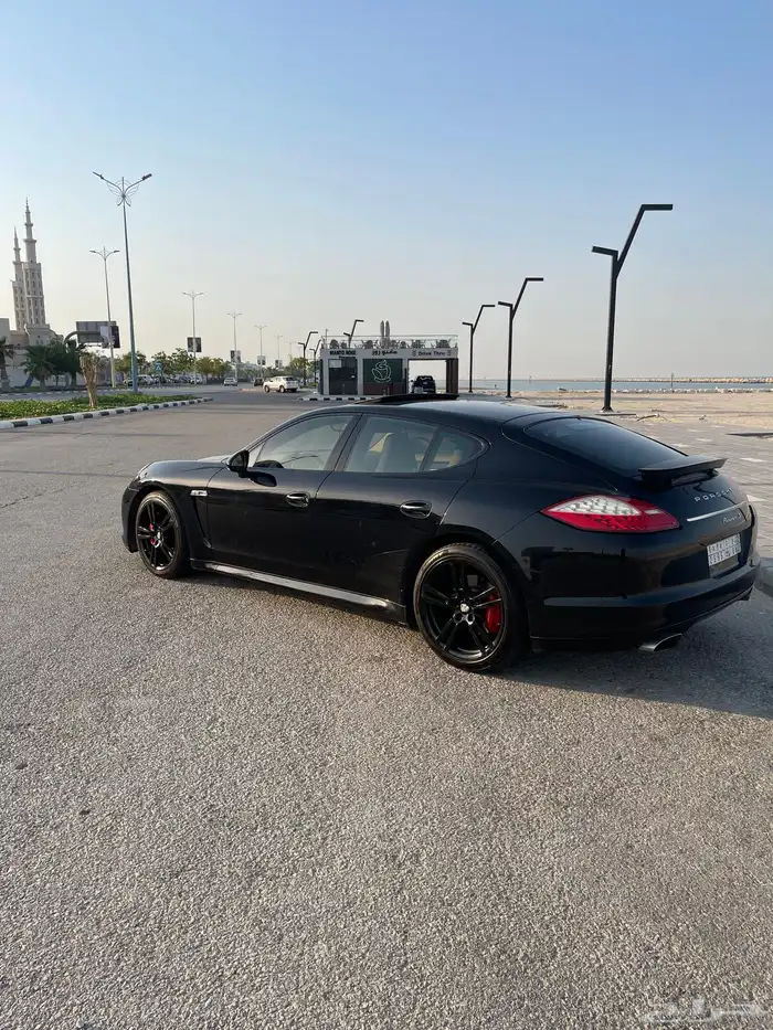 بورش باناميرا 4