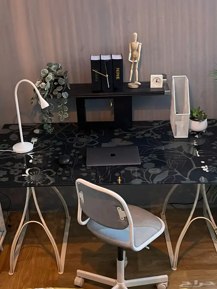 مكتب وكرسي من ايكيا 2