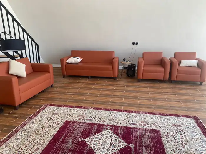 كنب مكتبي جديدة طقم كنبات وطني جلد فخم متوفر كل الوان 5
