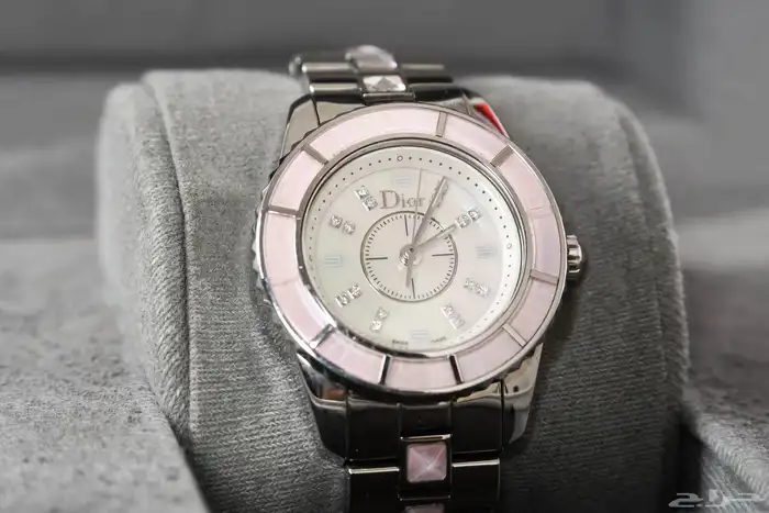 ساعة نسائية الماركة Dior 2