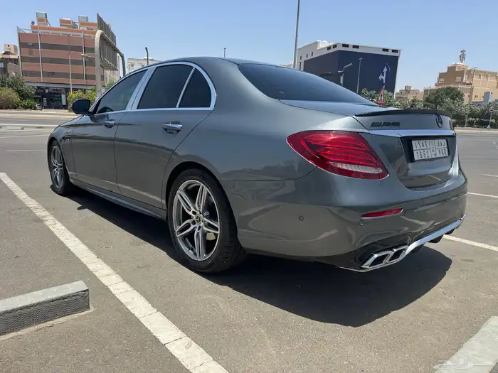مرسيدس E300 2020 6
