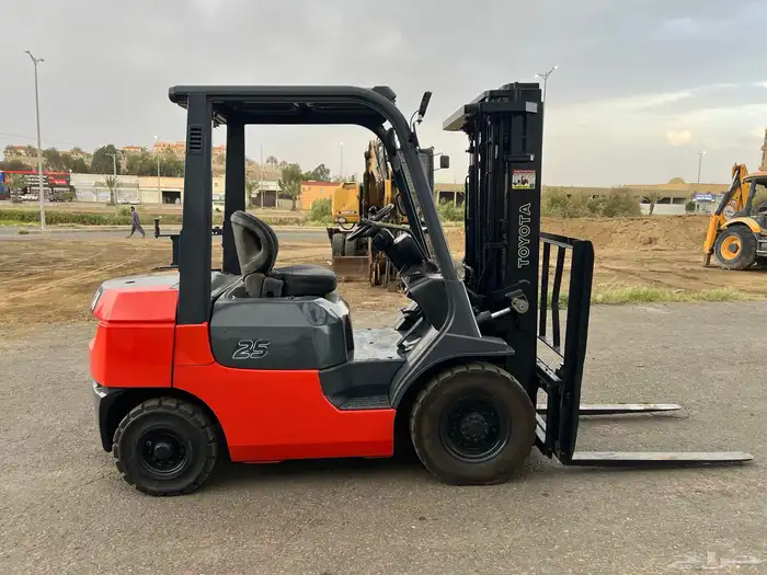 Toyota 25 Ton Forklift Model 2006 Petrolتويوتا 4