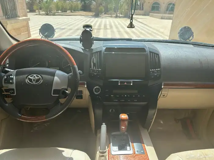لاندكروزر GXR 2013 البازغي 0