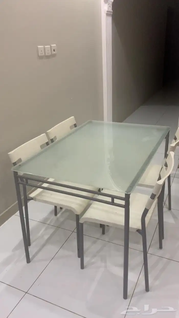 طاولة طعام 0