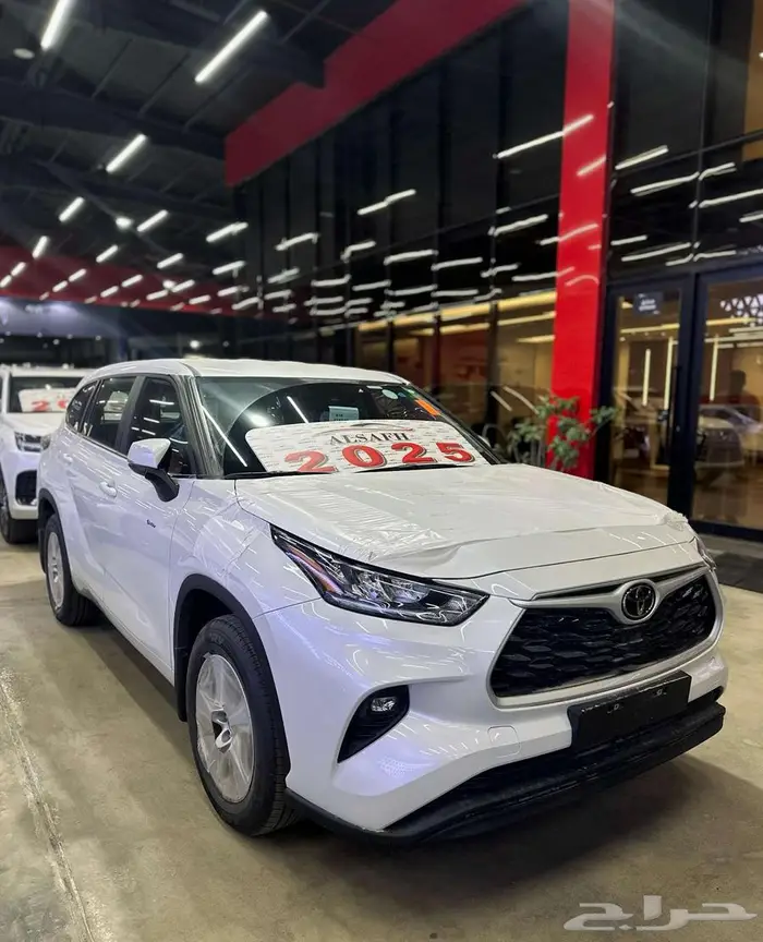 تويوتا هايلاندر LE HEV 4x2 موديل 2025 الجديده 1