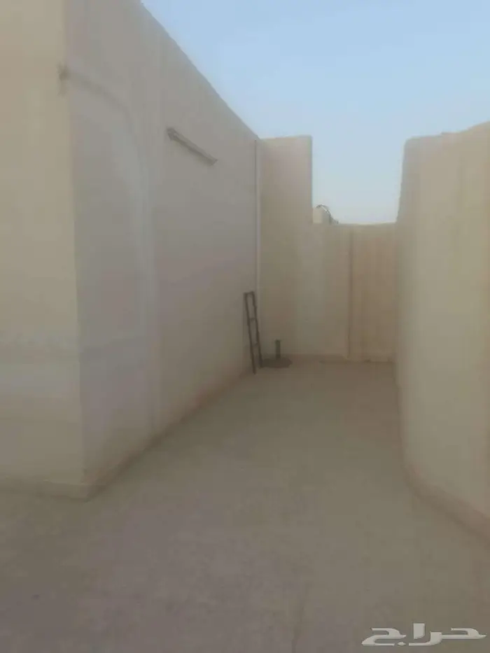 فرصه للايجار شقة بحي الرمال عوائل 3 غرف وصاله 3