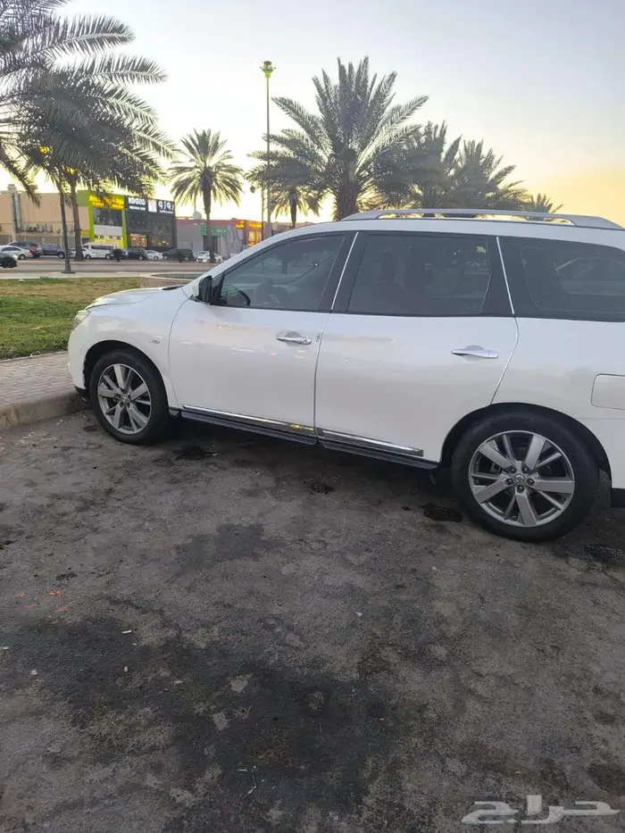 2017 NISSAN PATHFINDER SL 4X4   FULL OPTION 4
