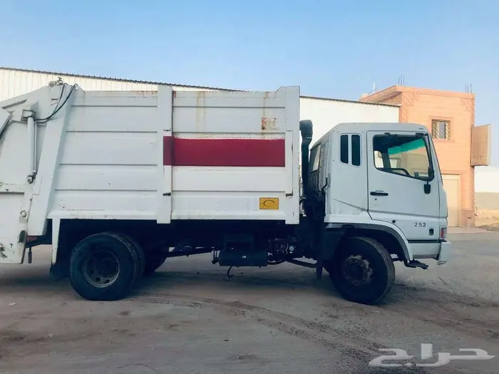 ضاغط مكبس نفايات 22 ياردة 9