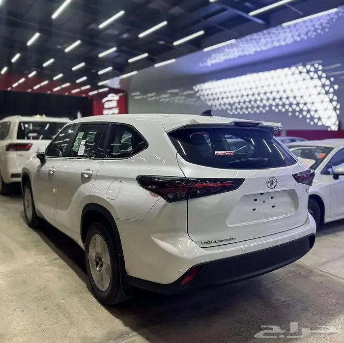 تويوتا هايلاندر LE HEV 4x2 موديل 2025 الجديده 3