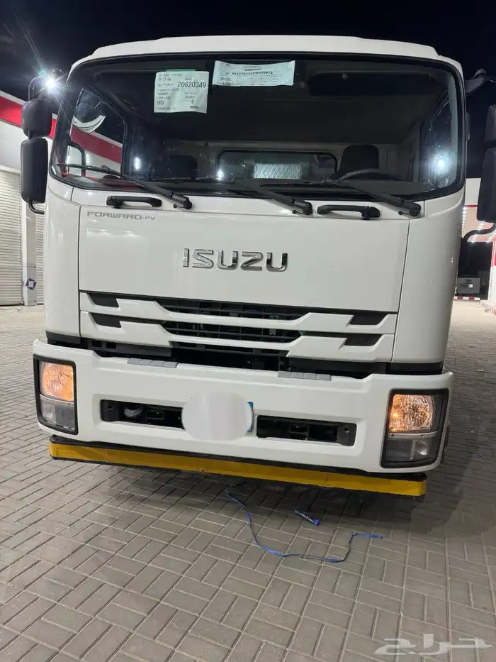 شاحنة ايسوزو 13 طن وزن اجمالي 18 طن شاسية طويل 7 18 m 3