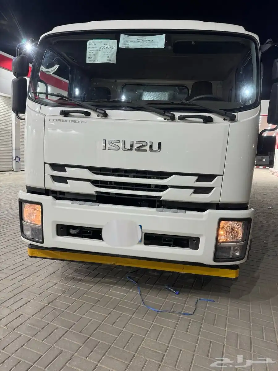 شاحنة ايسوزو 13 طن وزن اجمالي 18 طن شاسية طويل 7 18 m 3