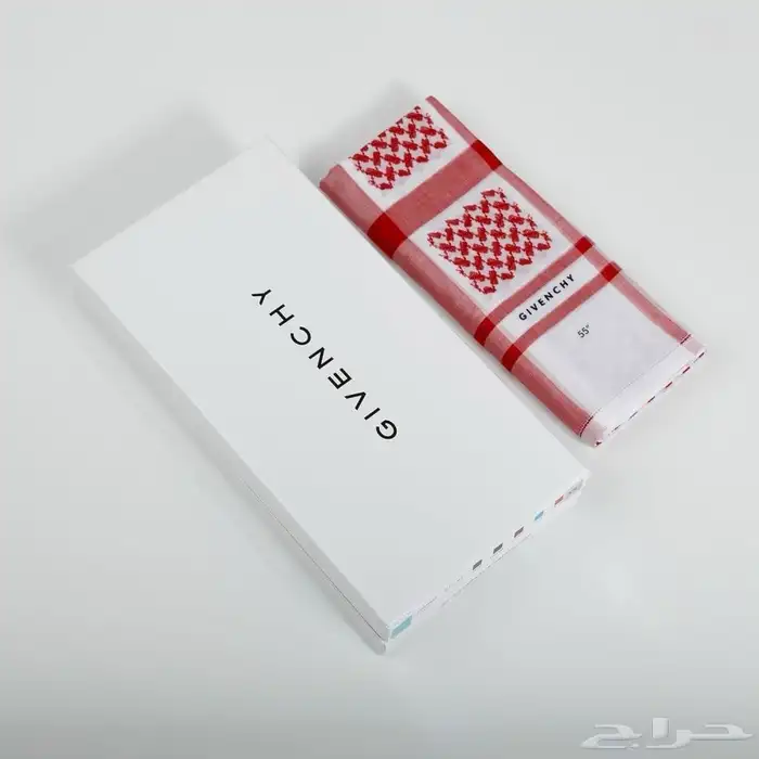 شماغ جيفنشي كلاسيك الأحمر صناعة انجليزية الاصلي 1
