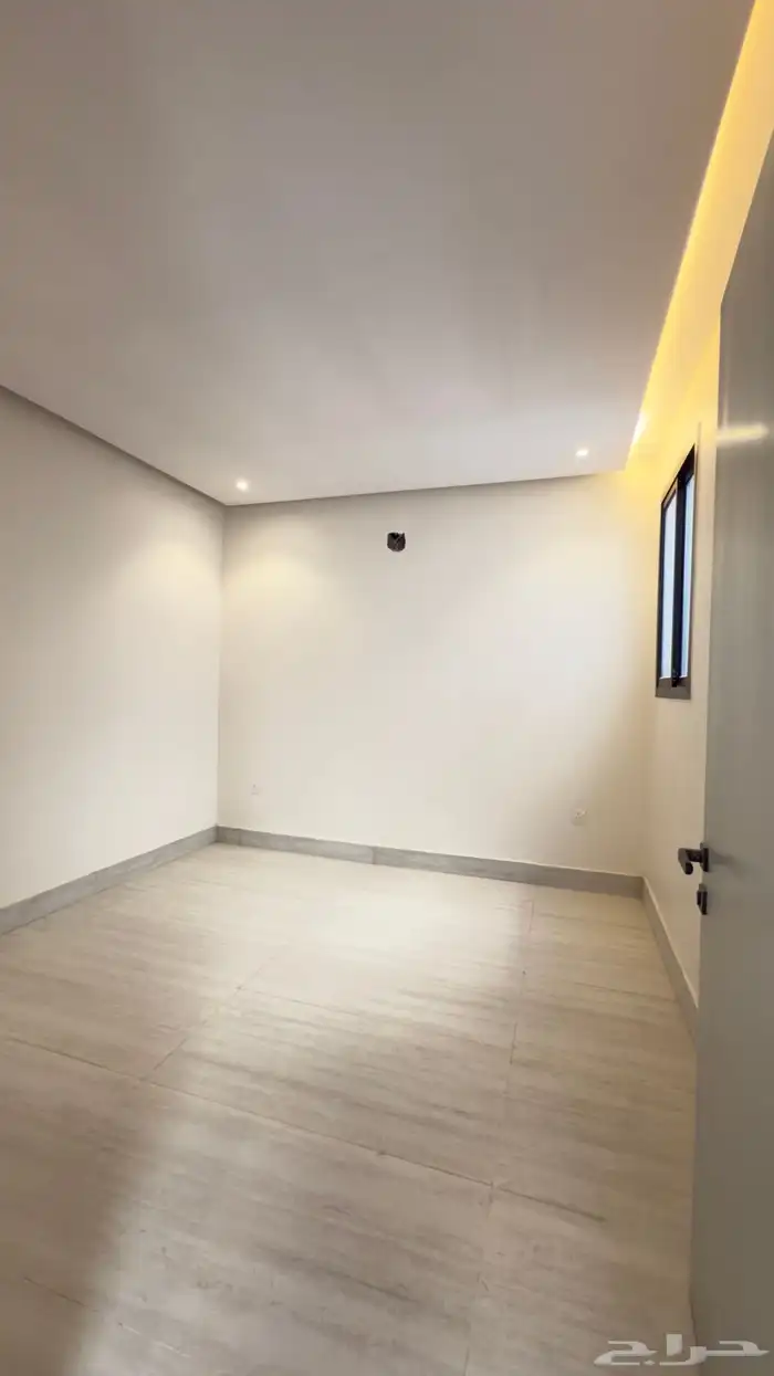 شقه للبيع مساحه 130 11