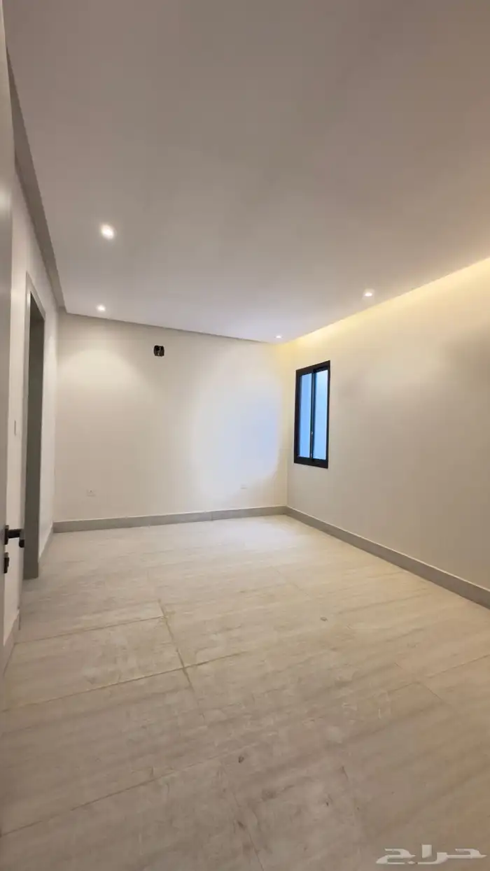 شقه للبيع مساحه 130 6