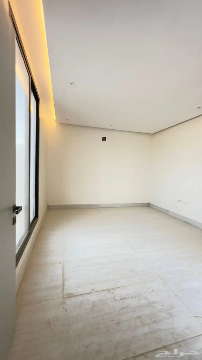 شقه للبيع مساحه 130 4