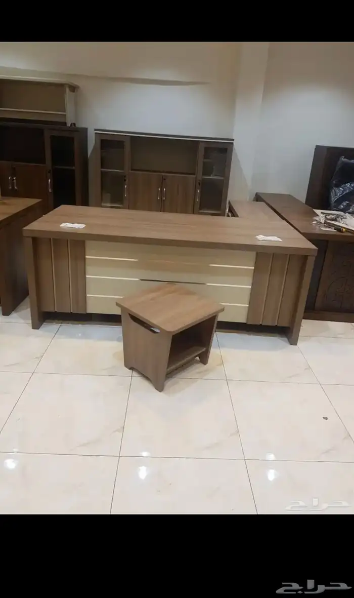 أثاث المكاتب متوفر 0