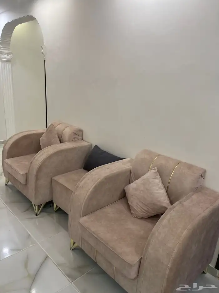 كنب نظيف الستخدام فتره بسيطه جدا مكون من اربع قطع 2
