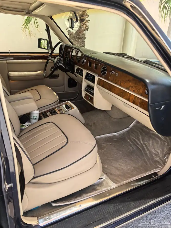 تأجير سيارات كلاسيكية للعرض والمناسبات 29