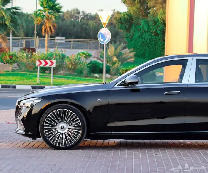 موقع الامارات Mercedes-Maybach 2025S-Class 680 3