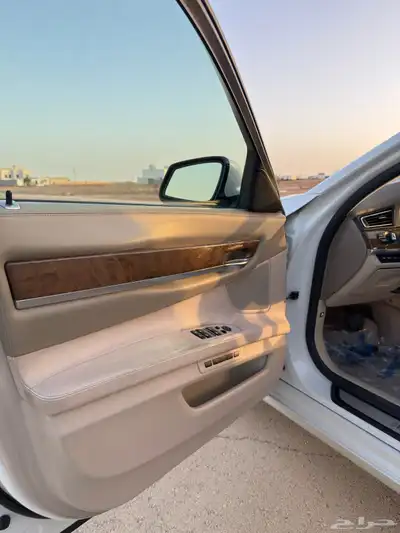 بي ام دبليو 750 2011 9