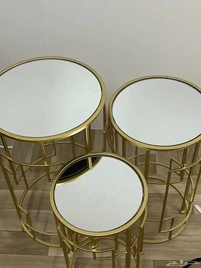 طاولات للبيع 2