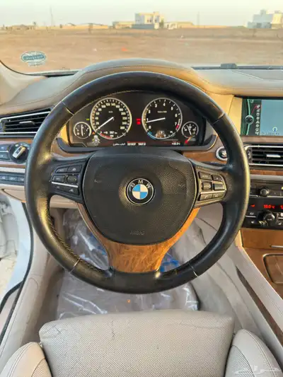 بي ام دبليو 750 2011 12