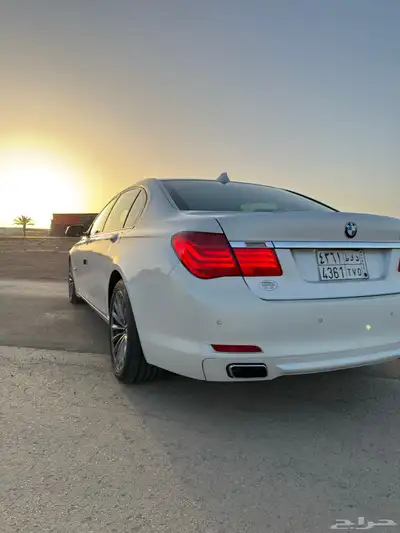 بي ام دبليو 750 2011 7