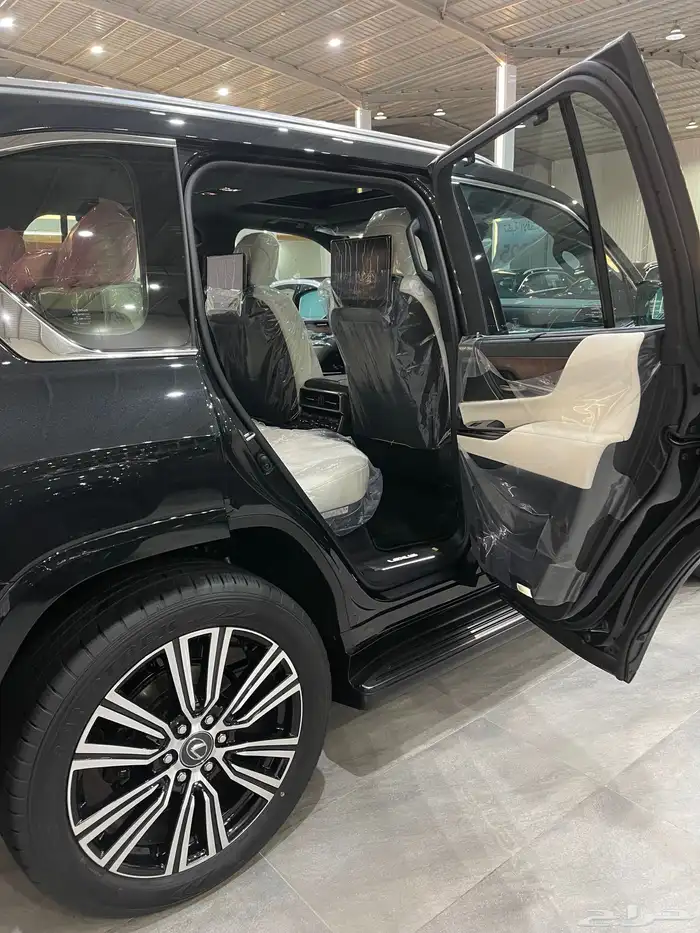 جيب لكزس LX600 اصفار 2025 جديد 16