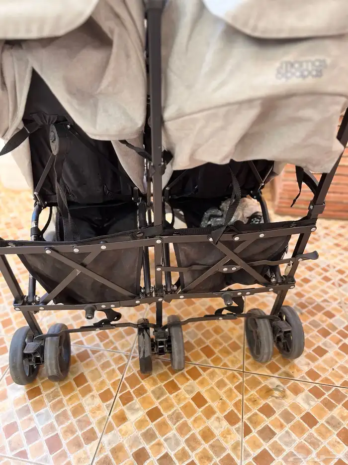عربة اطفال توأم 1