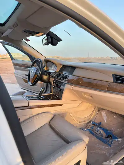 بي ام دبليو 750 2011 24