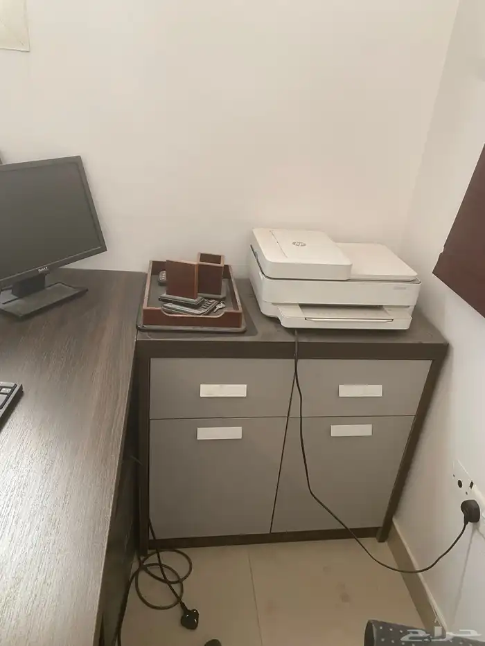 مكتب مع الكرسي والملحق الجانبي 1