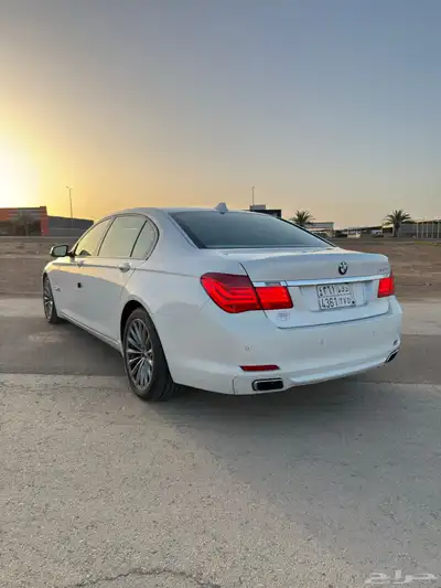 بي ام دبليو 750 2011 5