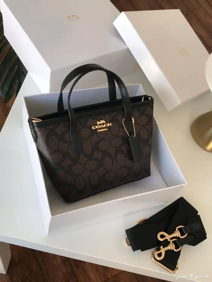 شنط سان لوران مع كعب 92