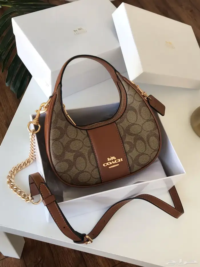 شنط سان لوران مع كعب 82