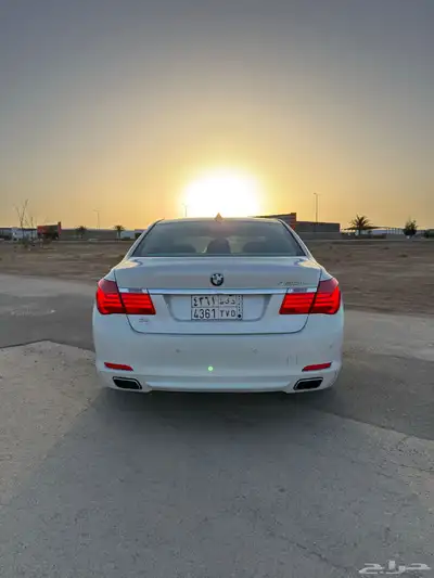 بي ام دبليو 750 2011 4