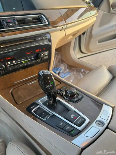 بي ام دبليو 750 2011 14