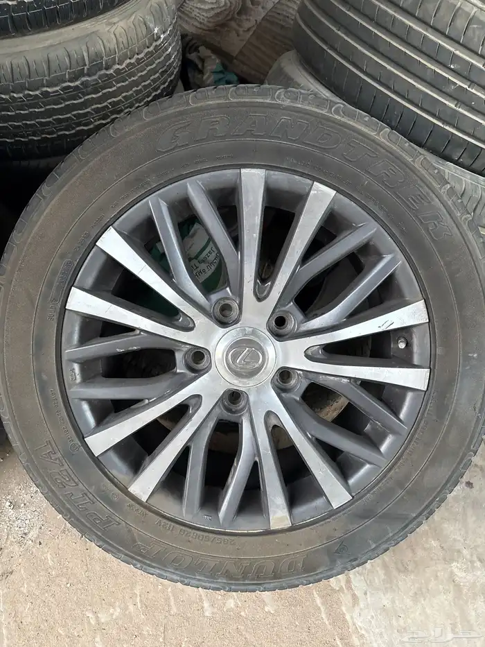 للبيع جنوط لكزس جيب اصليه مع الكفرات والحساسات 0