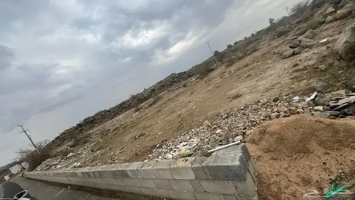 ارض للبيع مخطط الشهداء خلف فندق عابر 0