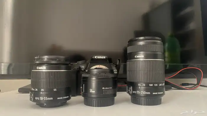ثلاثة عدسات   Canon D1100 كاميرات 2