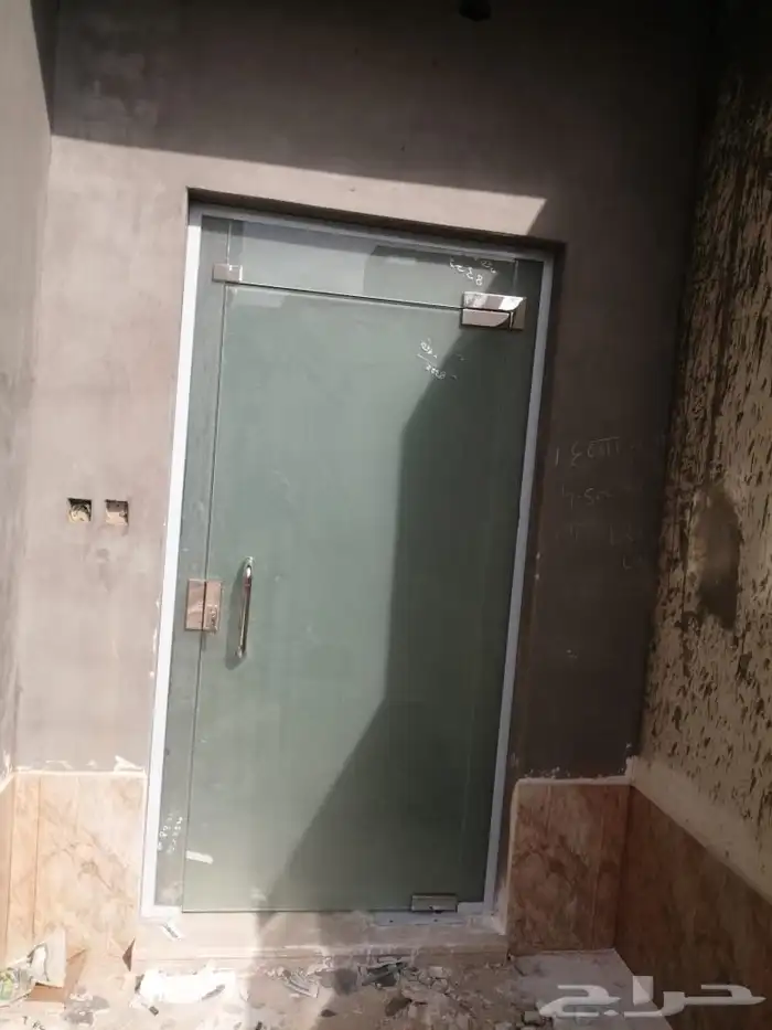 توريد وتركيب واجهات محلات زجاج سكريت وابواب زجاج 9