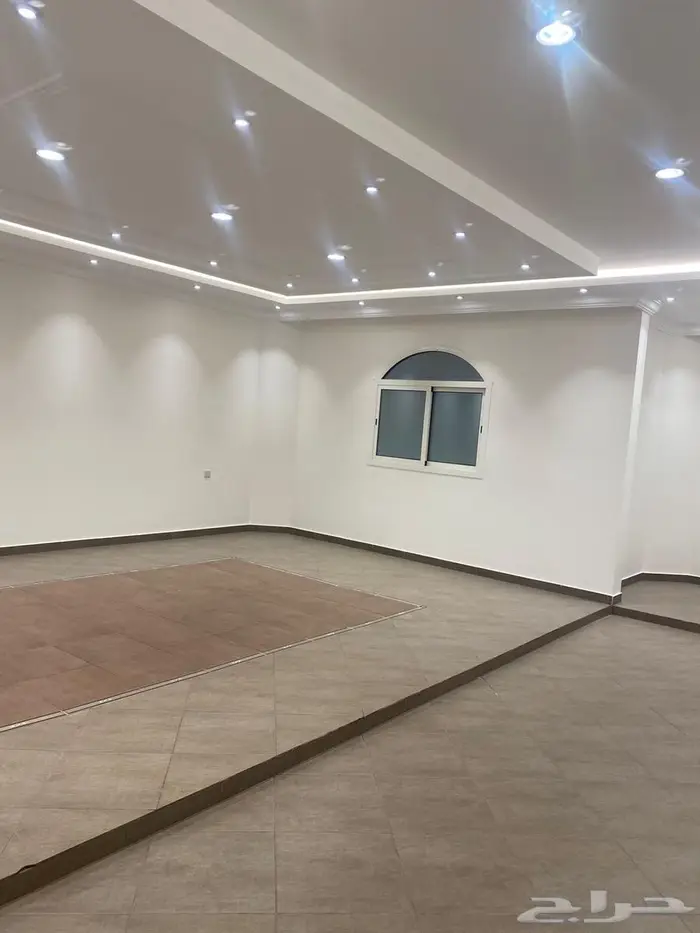 للبيع فيلا جديده وراقيه في حي الخماشيه 15